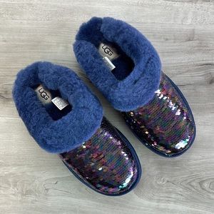 🍁 UGG 🍁 CLUGGETTE SEQUIN NAVY SLIPPERS
